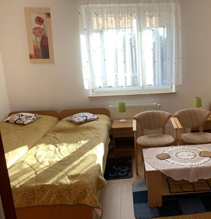 Pokoje Goscinne Matros Ustronie Morskie Esterno foto