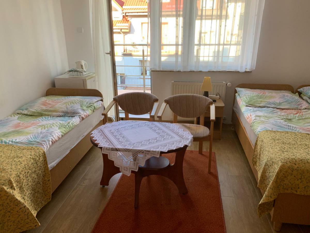 Pokoje Goscinne Matros Ustronie Morskie Esterno foto