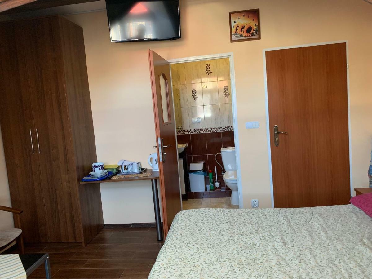 Pokoje Goscinne Matros Ustronie Morskie Esterno foto
